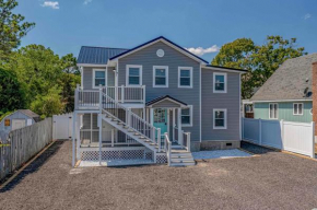 Immaculate Lower Level Apartment With Putting Green and Pool! Pet Friendly! 3 Bedroom- 2 Bath Unit A